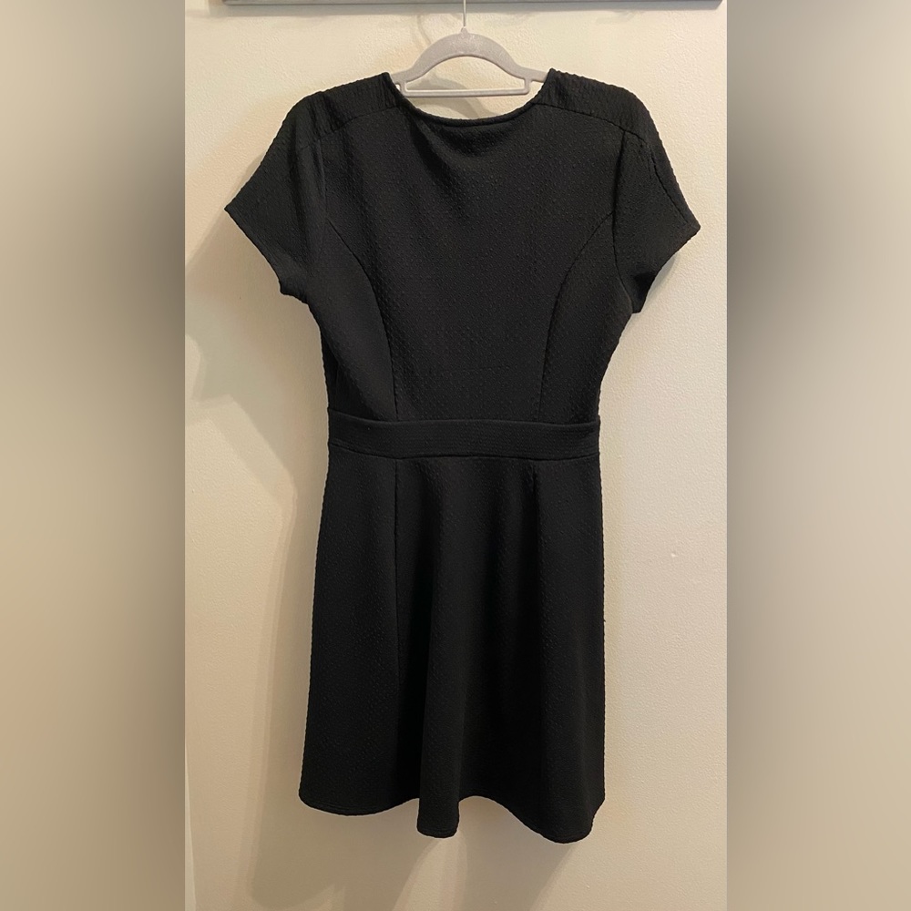 Black short sleeved dress